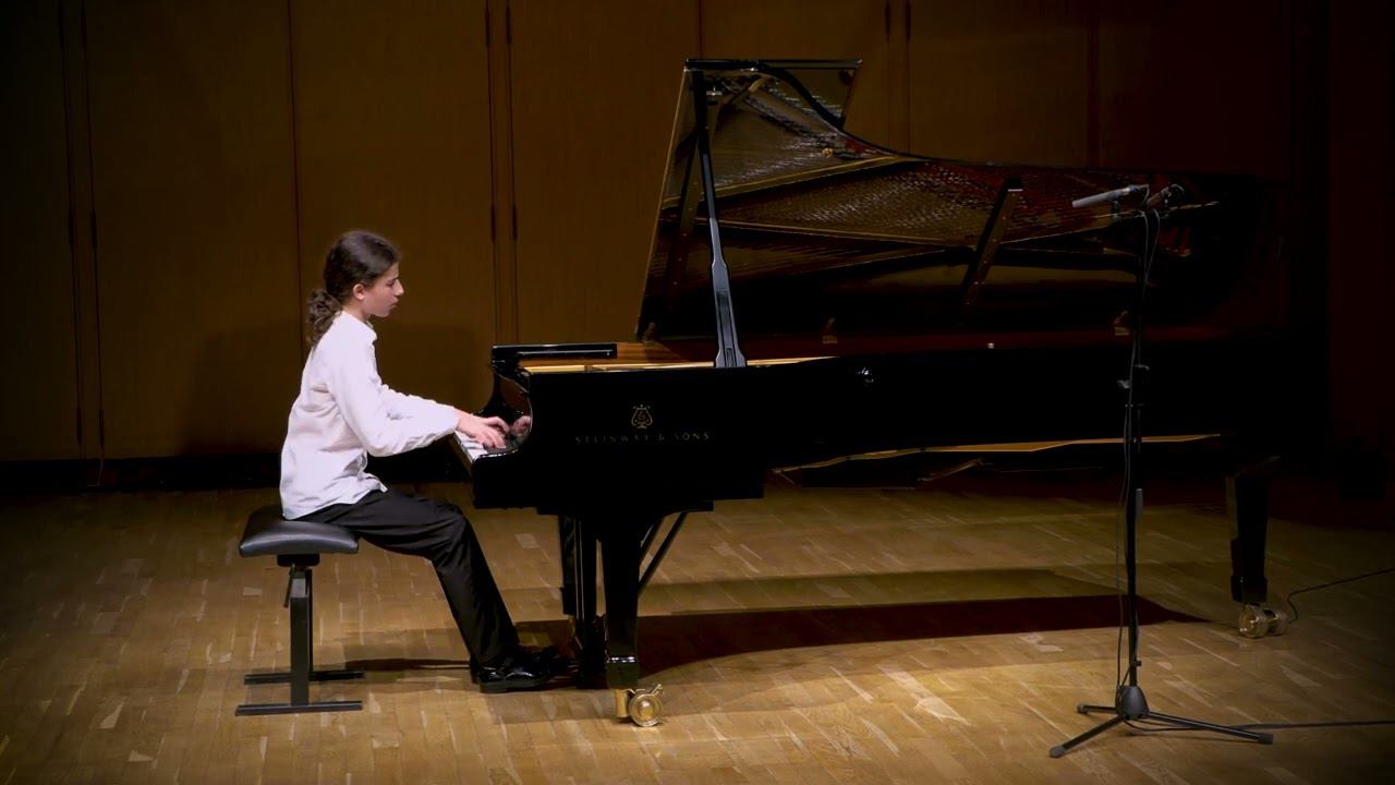 J.S.Bach, Prelude and Fudue in B major from WTC I смотреть онлайн