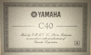 Гитара Yamaha С40 - Старинная Лютневая (простой вариант). ( 3 вариант этикетки )