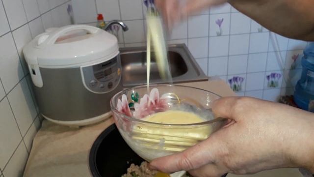Стручковая фасоль и салат со свеклой и чесноком