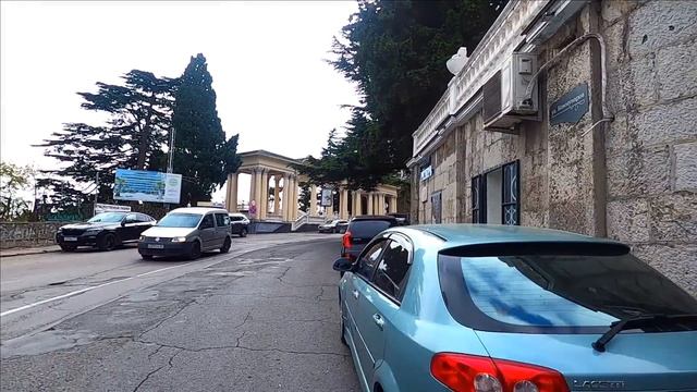 ? УЛИЦА СЕЧЕНОВА ПРИМОРСКИЙ ПАРК НАБЕРЕЖНАЯ ЯЛТЫ ОСЕНЬЮ КРЫМ СЕГОДНЯ смотреть онлайн