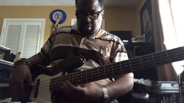 MM Fender Jazz 5 (passive) смотреть онлайн