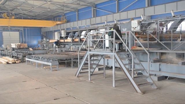 Работа брусовального станка Krafter 2х55 кВт в Курганской области | Обзор распиловки пиломатериала смотреть онлайн