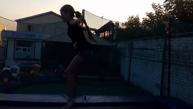 Обучалка//Сальто назад на батуте//✔ смотреть онлайн