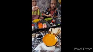прогулялись в магазин//по-весеннему тепло//вышиваю//наш ужин//(1 год назад)