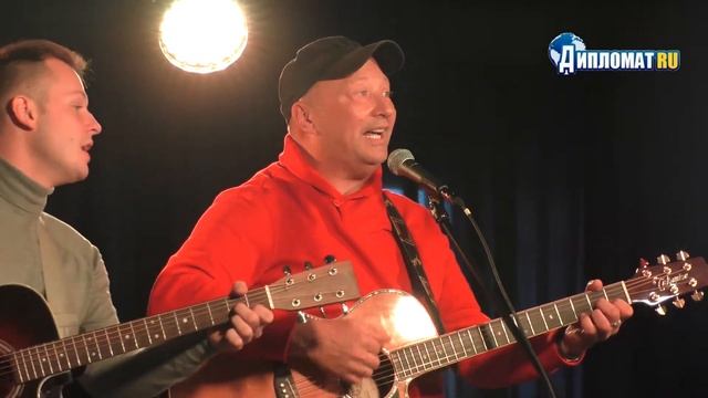 Открытие бард-клуба "Гнездо глухаря" в Санкт-Петербурге. Юрий Гальцев