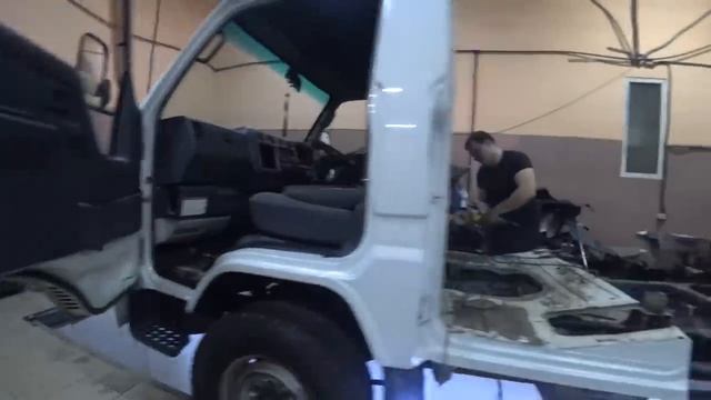 Покупка грузовика TOYOTA TOYOACE 4X4! Обрезаем кабину! смотреть онлайн