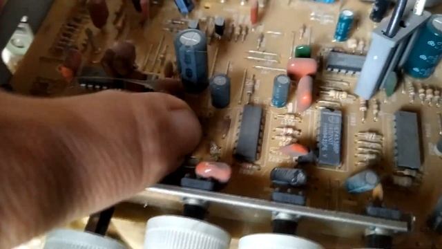 Разбираем два старых монитора на драгметаллы. смотреть онлайн