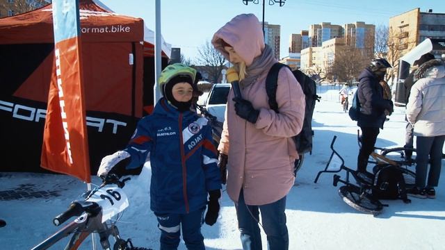 Соревнования по маунтинбайку. Почему спортсмены не испугались холодов? смотреть онлайн