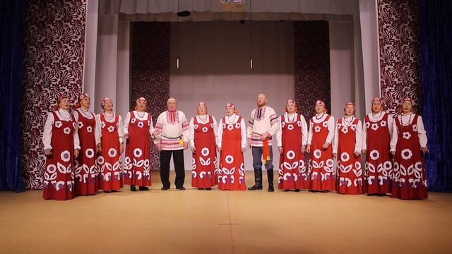 Народный хор "Раздолье" -  "В саду при долине я розы рвала"