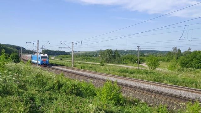 Голубой ЭП1М-397 с пассажирским поездом смотреть онлайн