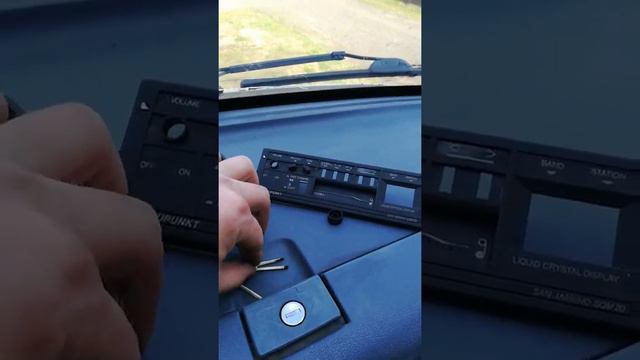 Мерседес Спринтер 308 1995г, как снять решётку динамика! смотреть онлайн