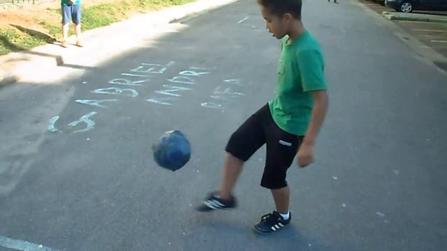 promessa do futebol mundial - Ozém Fernando 8 anos - SPcapital смотреть онлайн