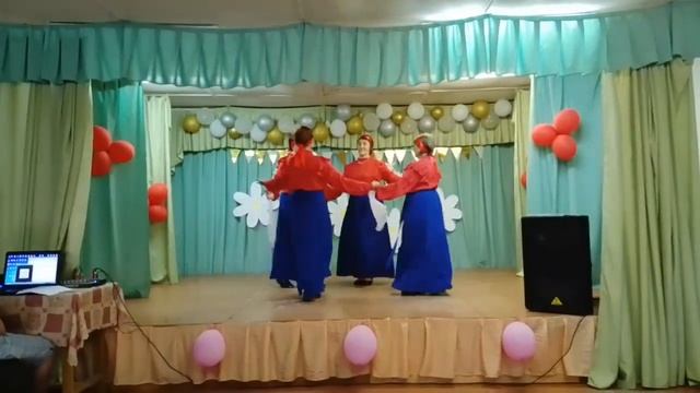 ,, Молодушки'' -Рябиновые бусы.
