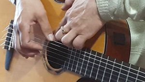 Техника игры большим пальцем на гитаре