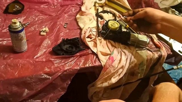 РЕМОНТ СТЁКЛОПОДЪЁМНИКА. РАЗБОРКА МОТОРЧИКА  #авторемонт