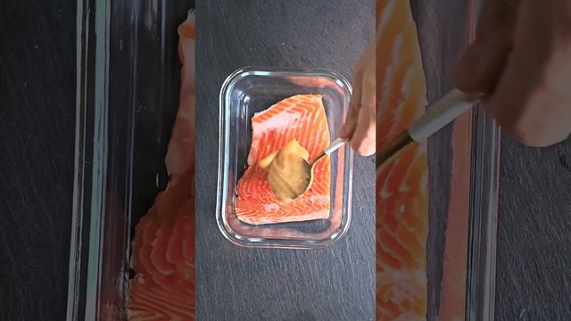 Наша любимая рубрика «мужчина на кухне» или Игорь - укротитель мёда! #юмор #мужчина смотреть онлайн