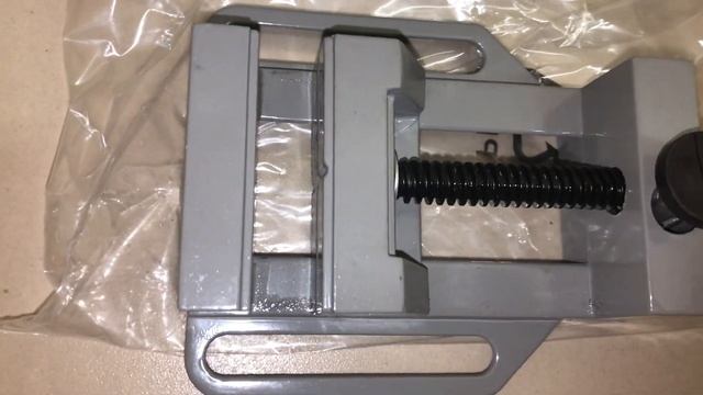 Станок (стойка) STAYER для дрели с тисками, 400мм, Артикул: 32240 смотреть онлайн