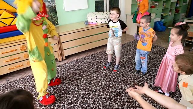 День рождения с МУЛЬТИКЛОУНАМИ)))