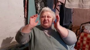 ТАТЬЯНА ИВАНОВНА ОТ ОДИНОЧЕСТВА СПАСАЕТСЯ ТЕЛЕВИЗОРОМ.