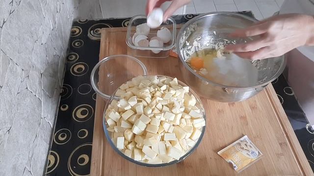 Яблочный пирог для большой компании.? смотреть онлайн