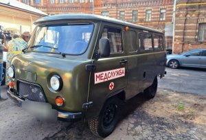 Московское духовенство приобрело автомобиль для медицинских нужд фронта