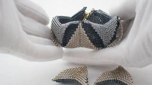 Комплект украшений из бисера