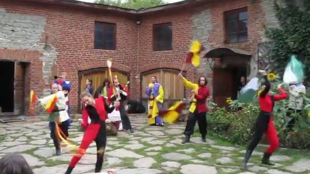 Фестиваль уличных представлений «Лица улиц» смотреть онлайн