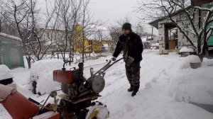 Cнегоуборщик СУН.1 Угра с "Каскадом" убирает мокрый снег