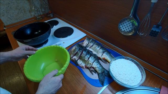 Жареный карп по-самаркандски с зеленью и без запаха тины
