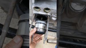Днепр МТ 11 стук в левой головке, дым из глушителя.