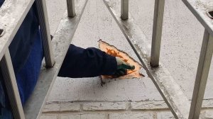 Вскрываем неправильно выполненный фасад, фиксируем нарушения технологии СФТК Мокрый Фасад.