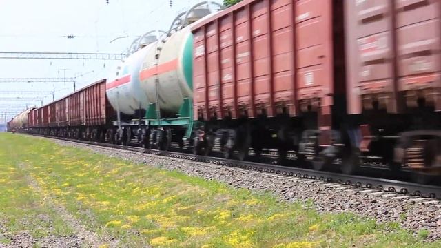 2М62-1095 (БЧ, ТЧ-4 Лунинец, 2Д49) с грузовым поездом (61 ваг.) смотреть онлайн