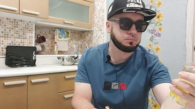 Чокопай и сосисон! Не пара?