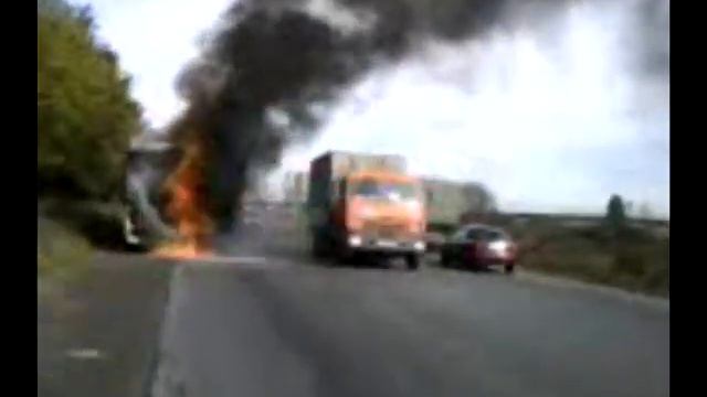 Горящая фура на Киевском шоссе смотреть онлайн