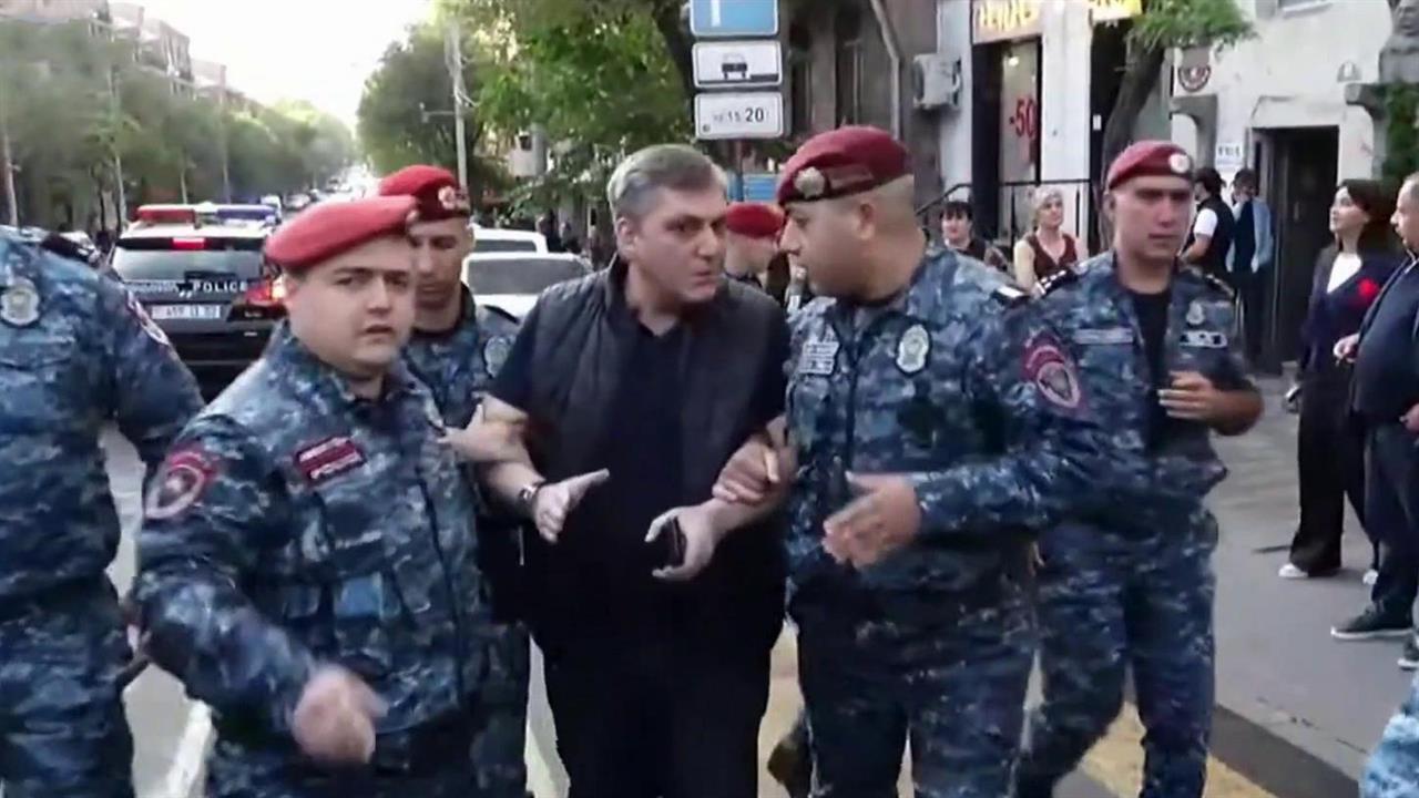 Последние данные о ситуации в Ереване и заявления МИД РФ о влиянии Запада на Армению