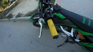 Fxmoto Y1 125 кубиков , обзор питбайка дочери, учится покатосить, тест драйв по лесу.