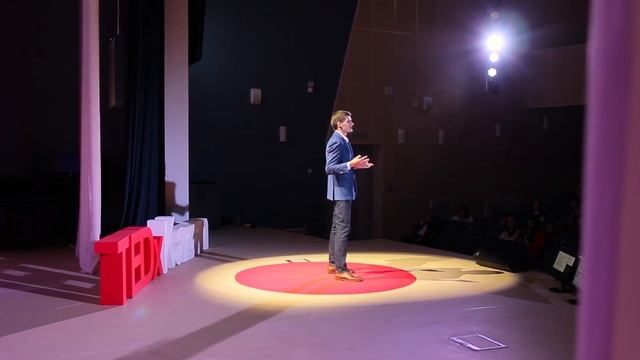 То, чего не было, из того, что было. Как рождаются лидеры | Andrey Shapenko | TEDxKazan