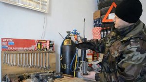 Амортизаторы разборные из неразборных мне сделай, говорит.