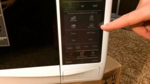 Видеообзор на Микроволновая печь с грилем Samsung GE-732 KR