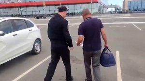 В аэропорту Челябинска в ходе операции «Нелегал» сотрудники полиции задержали 9 иностранцев