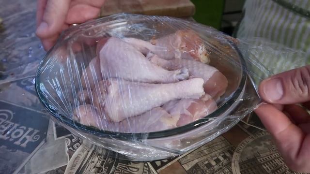 ЭТО БЛЮДО ПЕРВОЕ РАЗЛЕТАЕТСЯ СО СТОЛА! ЗАПЕЧЁННАЯ КУРОЧКА С АРОМАТНОЙ КАРТОШЕЧКОЙ! РЕЦЕПТЫ ОТ ВОВЫ смотреть онлайн