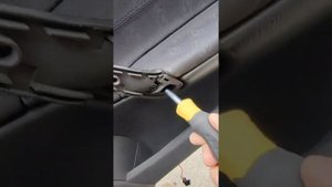 Як зняти дверну карту Мерседес w203