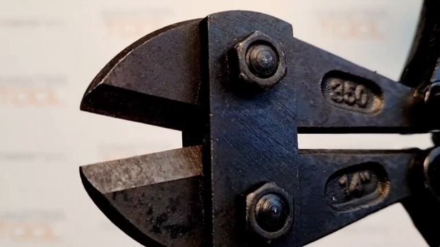 Болторез VOREL "ПРОФИ" 350 мм, губки из CrMn, рез до 6 мм, 49770 смотреть онлайн