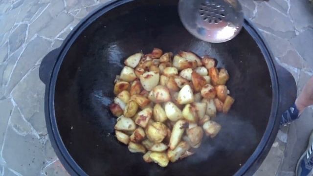 КАРТОШКА ПО ОХОТНИЧЬИ В КАЗАНЕ . Как правильно пожарить картошку . ЭТО БЛЮДО ВАС ПОКОРИТ !