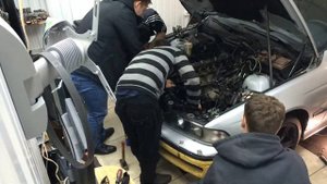 Снятие двигателя BMW 5 e39 (Часть 1)