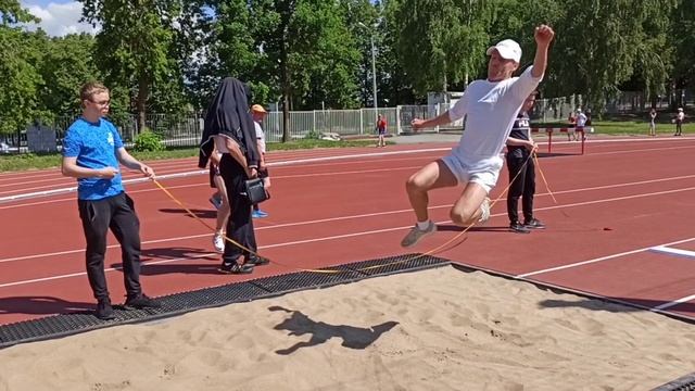 Прыжки в длину, высоту и бег на 100 метров смотреть онлайн