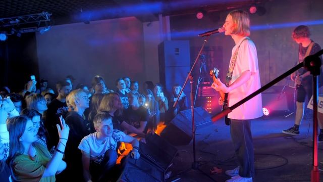 Папин Олимпос - Тёмно-оранжевый закат+(live in Frou Gross) смотреть онлайн