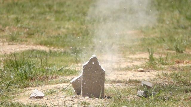 270Win vs Besser / Cinder Blocks @ 50 Yards (in slow motion) смотреть онлайн