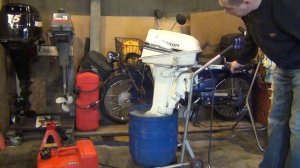 Запуск лодочного мотора ,, Johnson 6 ,,