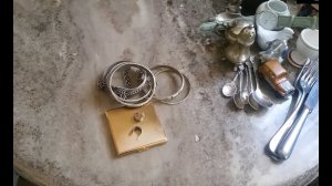 Находки на свалке , медаль 1891 года, изделия из драгоценных металлов  и прочие интересности.